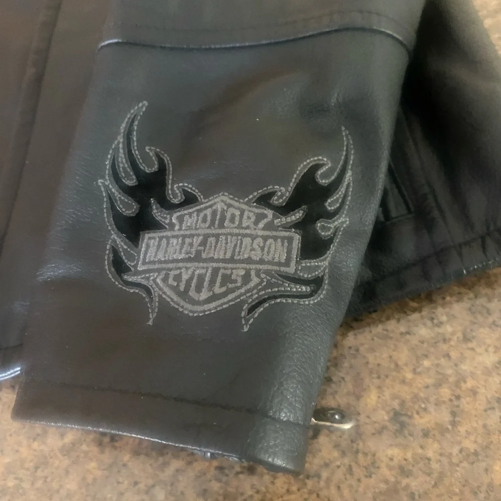 Harley Davidson Women’s Eagle Bling Leather Jacket​​​​​​​​​ - Picture 5 of 10